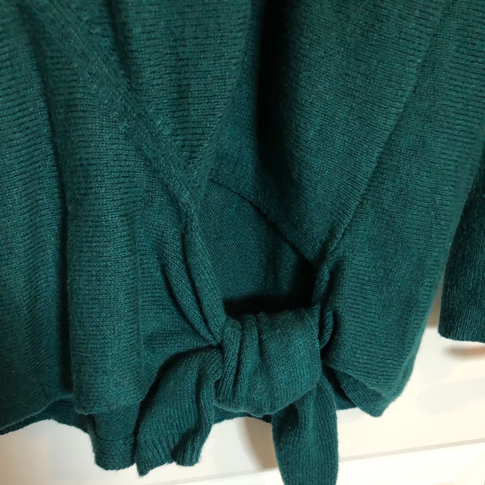 LOFT tie front Sweater Sz M